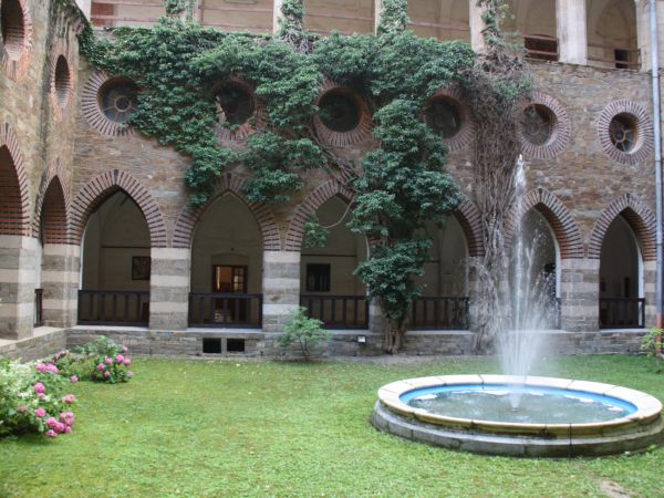 widok cieszy oko i serce, no bo jest ładnie i wiele jeszcze prac wykonanych będzie - wtajemniczeni wiedzą, że w tym miejscu jednak metr pod ziemią drzemie tajem