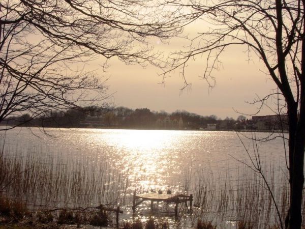 Jezioro barlineckie przed zachodem słońca.