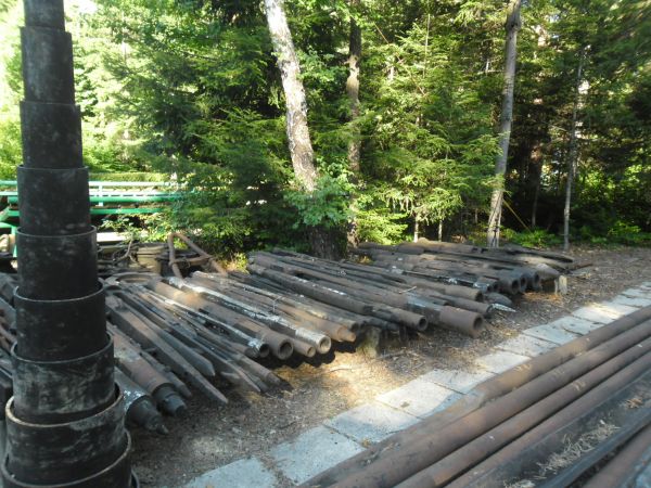 Składowisko różnych rodzajów wierteł.