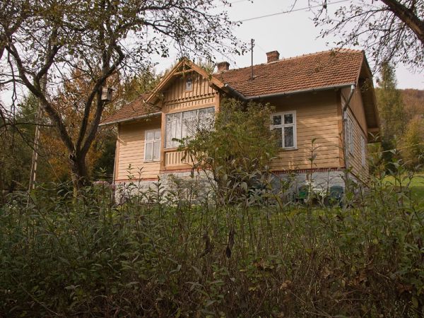 Drewniany domek w Życzanowie-Rytro