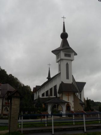 Sanktuarium Przemienienia Pańskiego - uroczystej konsekracji świątyni dokonał Ordynariusz Diecezji Tarnowskiej Ks. Bp Wiktor Skworc w dniu 3 sierpnia 2003r.