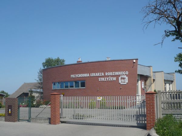 Miejscowa przychodnia ładnie się prezentuje jak na warunki  wiejskie.