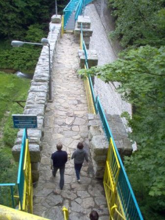 Widok na zaporę wodną