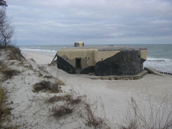 Bunkier na plaży.zdj. M. Barra.