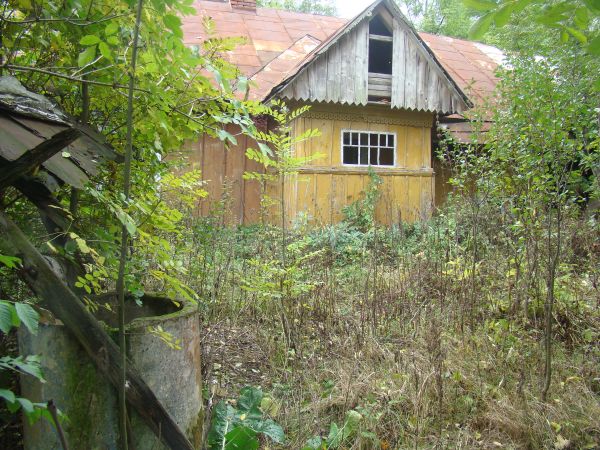 tu: punkt przerzutowy na Węgry, tu - w domu Królikowskich podczas II w. św. działała zakonspirowana noclegownia, tamtędy jedna z wersji szlaku kurierskiego prze