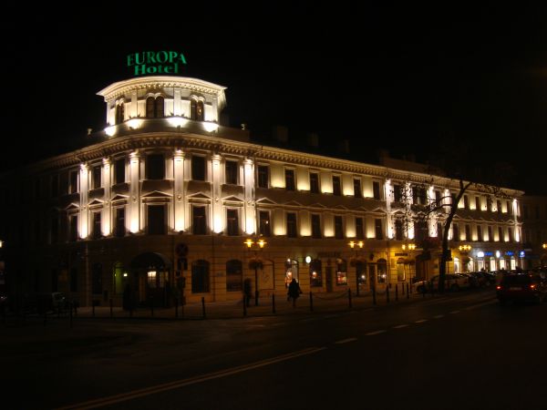 MIASTO NOCĄ
