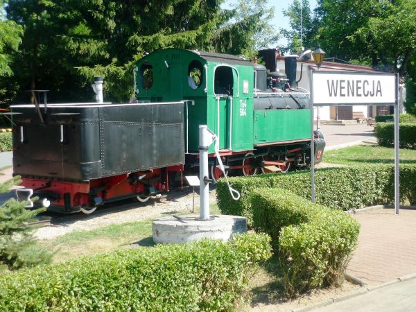 Bogate i różnorodne Muzeum Kolei Wąskotorowej . Jedyna na ziemiach polskich o rozstawie szyn tylko 60 cm.