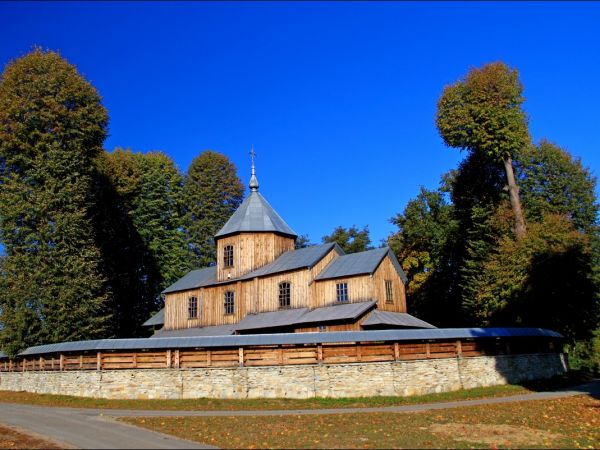 Cerkiew Opieki Matki Bożej w Młynach. Wybudowana pod koniec XVII wieku.  Obecnie Kościół filialny rzymskokatolickiej parafii w Korczowej. W latach 1852-70  prob