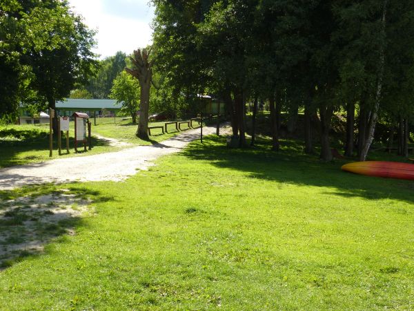 widok z plaży na ośrodek