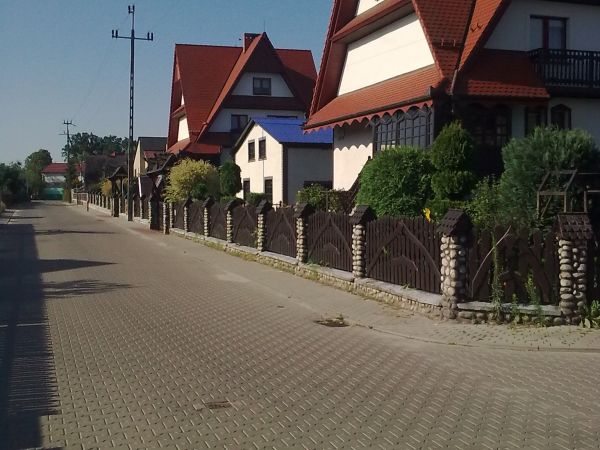 Ulica Ląkowa w Sławoszowicach.