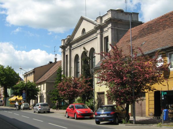 Wolsztyn, ul. Poznańska z nieistniejącym już kinem "TATRY"