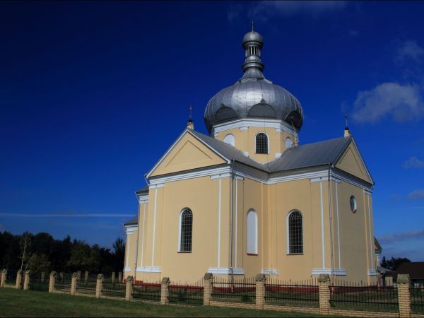Cerkiew parafii grekokat. pw. Chrystusa Zmartwychwstałego. Jest to budynek murowany z 1880 roku. W latach 1915 - 1921 była odbudowana po pożarze. Obecnie jest t