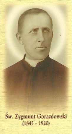 wyniesiony w 2005r. na ołtarze, znany ze swojej działalności charytatywnej,  urodzony w Sanoku i tu przez pierwsze lata życia z rodziną mieszkał - więcej : w op