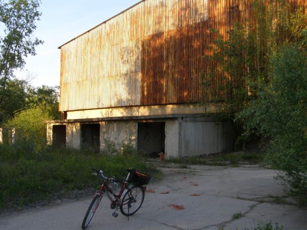 Zdewastowana fabryka domów ul. Północnej   fot.  29