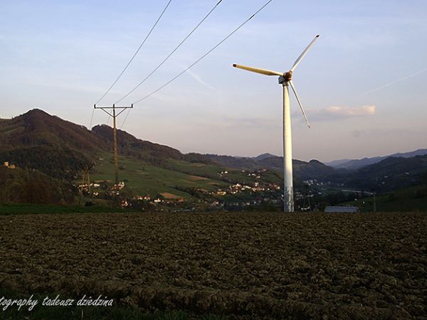 Ekologiczna elektrownia wiatrowa- Rytro.