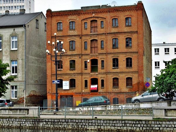 Stara chata na sprzedaż nad Brdą