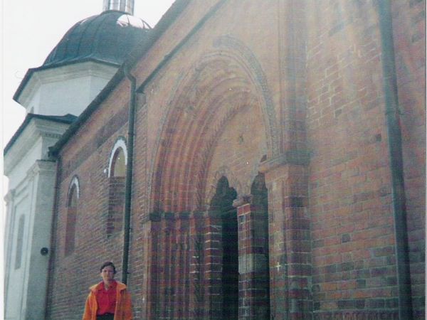 przy kościele pw. św. Jakuba - przy portalu zamkniętym łukami arkad, a w nim  zdwojony otwór wejściowy - jesteśmy w mieście, gdzie na jednym wzgórzu nad Wisłą