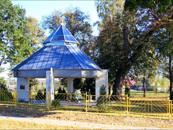 Cerkiew Opieki Matki Bożej w Młynach. Wybudowana pod koniec XVII wieku.  Obecnie Kościół filialny rzymskokatolickiej parafii w Korczowej. W latach 1852-70  prob