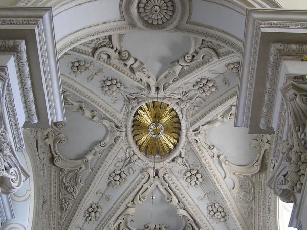 Wnętrze kościoła św. Krzyża