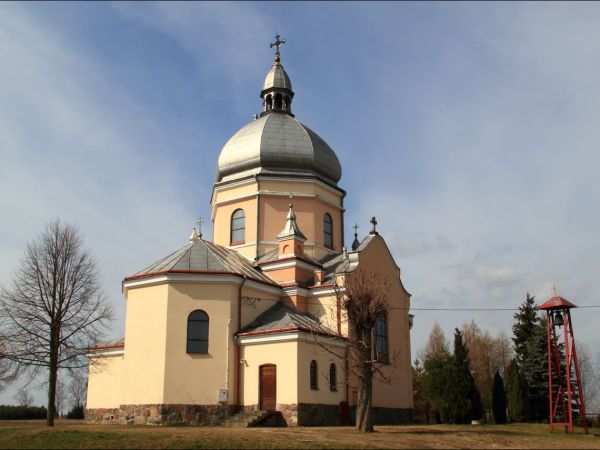 Kościół p.w. św. Antoniego w Cetuli , dawniej cerkiew p.w. św. Michała Archanioła.