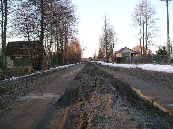 Jak to ładnie brzmi - DROGA POWIATOWA wiosną 2010