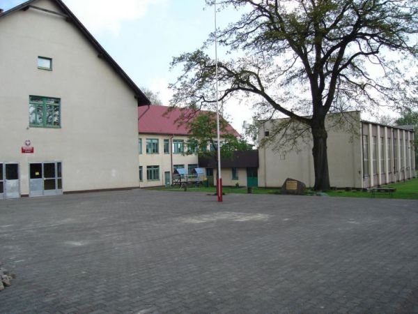 Szkoła podstawowa w Kłodzinie