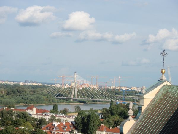 Widok na most Świętokrzyski ze starówki, z tarasu widokowego na wieży kościoła św. Anny