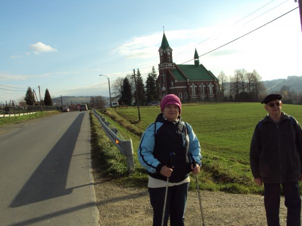 na zdjęciu przed: Kościół pw. św. Mikołaja, parafialny, zbudowany w 1925 roku, wcześniejszy - drewniany z ok. 1712r. rozebrany w 1926r.