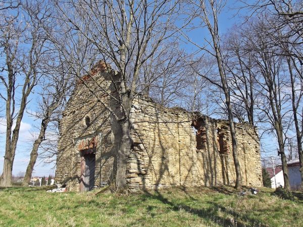 ... " drogą zamiast wiernych / dziś mrówki idą do cerkwi / i rosną w rękach świętych / kwiaty prawdziwe..." - fragment "Elegii łemkowskiej" Harasymowicza.