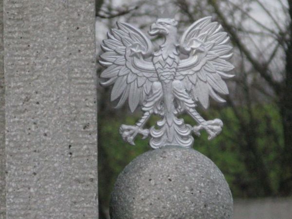 Pomnik ofiar terroru hitlerowskiego i obozów koncentracyjnych - Cmentarz w Łabiszynie