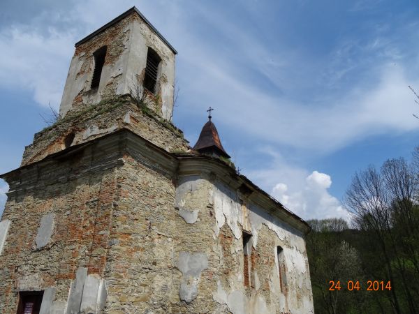 cerkiew - w stanie tzw. ruiny zabezpieczonej.