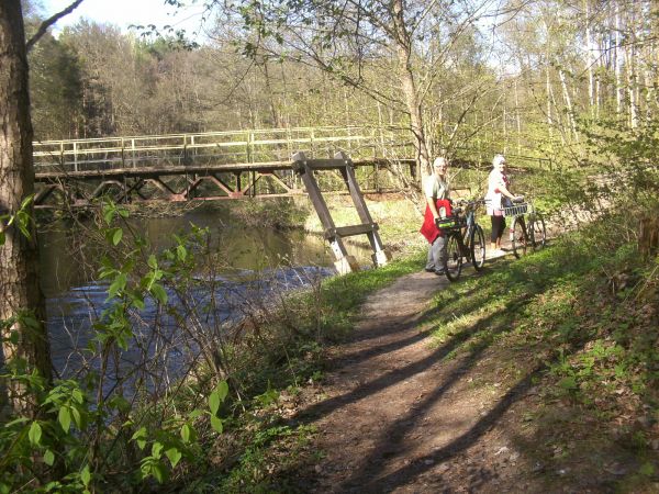 I kolejny mostek nad Wdą na "szlaku papieski"