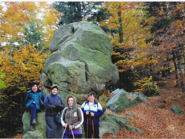 Orli Kamień - 518m npm zdobyty ! miny radosne bo satysfakcji wiele...