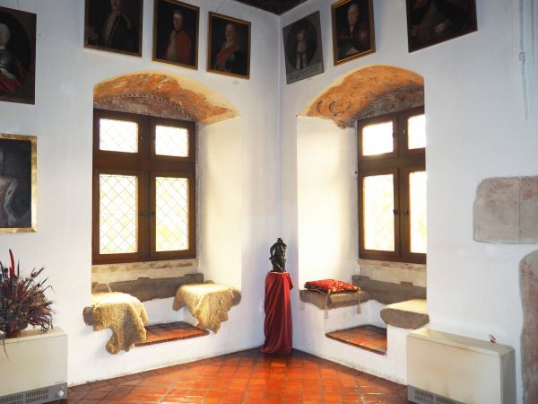 salony, komnaty - zamkowe wnętrza.