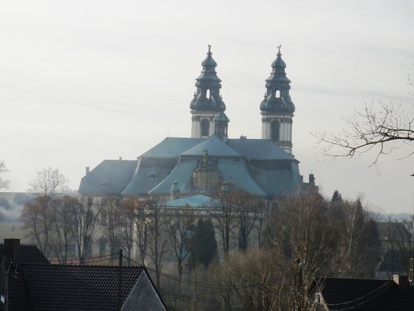 Klasztor w jesiennym świetle