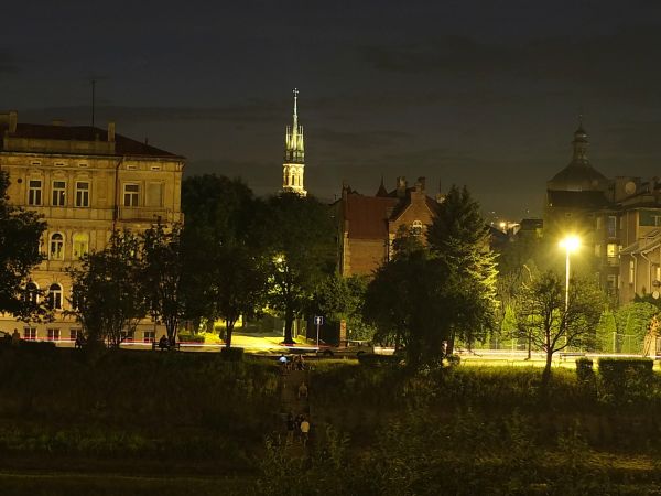 Przemyśl nocą  /na 2 planie kościół Św.Józefa/