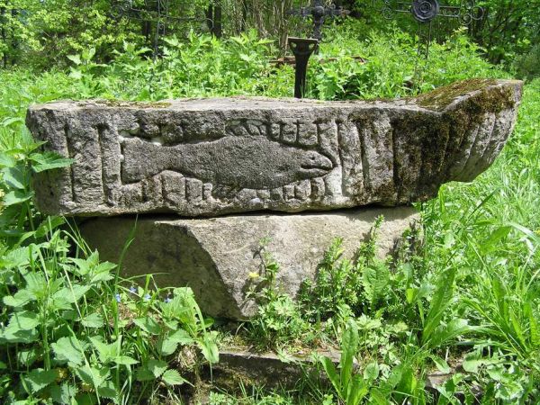 Chrzcielnica - ślad po zniszczonej cerkwi