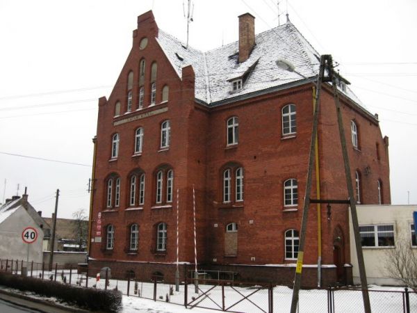 Konotop - Budynek szkoły,dawniej sąd.