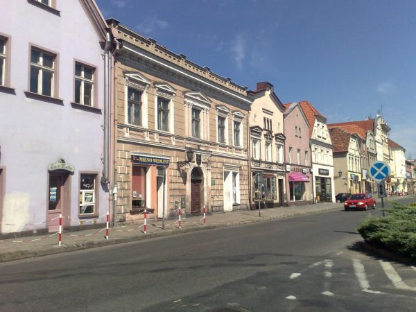 Rynek i stare kamieniczki.