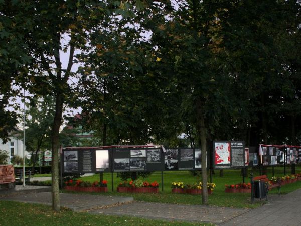 Stała wystawa w Parku Michalskiego - W Hołdzie Sybirakom