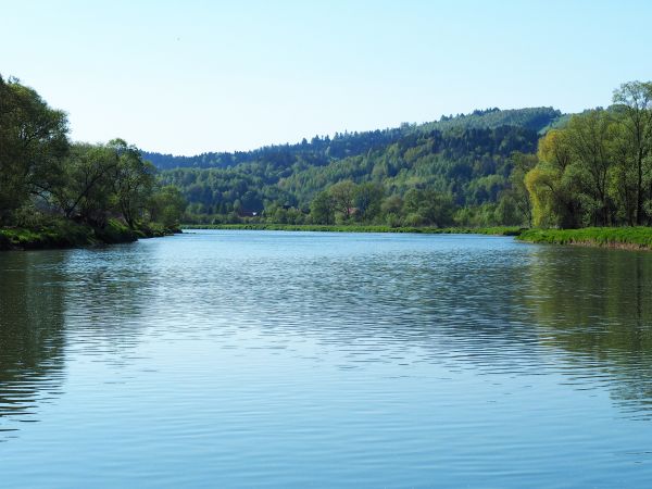 widok na San - z promu, przypomnę iż San stanowił tu granicę państwową między Generalną Gubernią a terenami okupowanymi przez Związek Radziecki - tak było w okr
