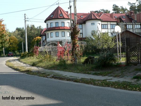 Wiartel - opuszczony hotel.