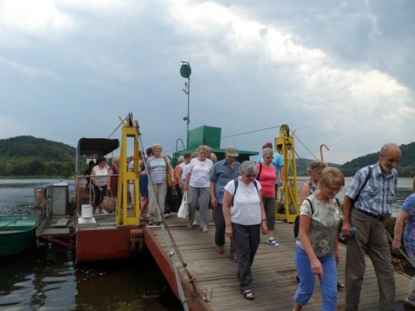 przez Dunajec przeprawialiśmy się - promem, z Tropia - zapraszam tam do galerii i opisów zdjęć, w temacie promu polecam też galerie mm. Jabłonica Ruska, Krzemie