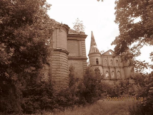 ruiny szkoły k. Szczecinka