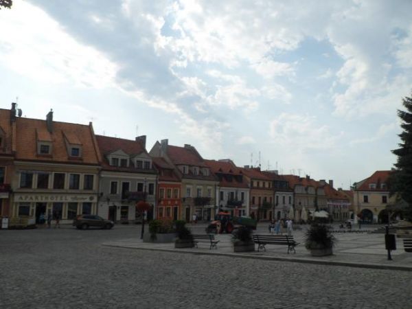 Rynek na Starówce - tu : uwaga na rowery ! - w czwartki w szczególności...