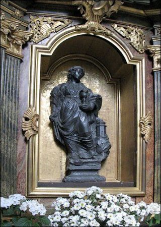 XVII wieczny posąg patronki górników św. Barbary. Wykonano go z rzadko spotykanej wielkości samorodka galeny - rudy ołowiu (PbS).