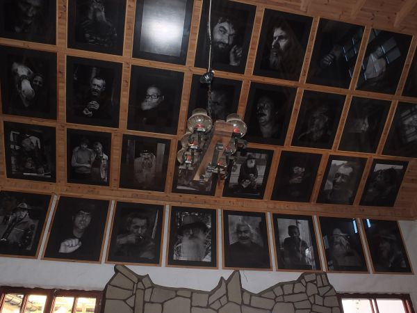 pamięć o nich w zdjęciach pozostała