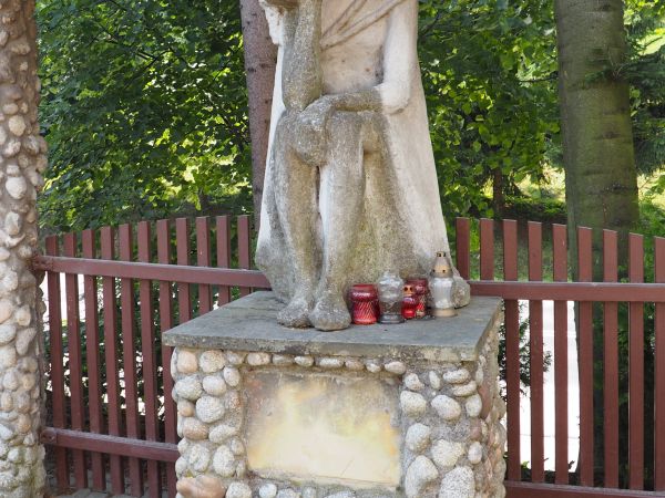 Chrystus w Ogrójcu - figura w obrębie kościoła.