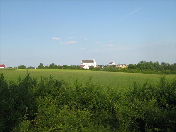 Widok na kościół od strony zachodniej