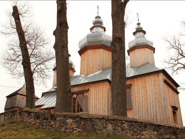 Cerkiew pw. św. Mikołaja w Dobrej Szlacheckiej . Obecnie kościół rzymskokatolicki p.w.  Podwyższenia Św. Krzyża . Zbudowana w 1879 r. Obok , na osi - druga cerk